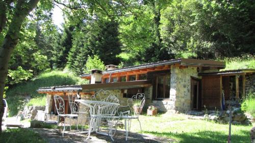 Conthey House | Family-Friendly Getaway at Chalet de Bébert