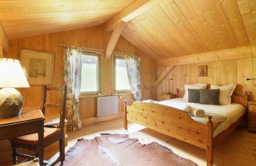 Les Houches Ski Chalet | Relaxing Retreat: Chalet de Charme with Garden & Tranquility
