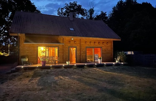 Quend Ski Chalet | Family Retreat by the Ocean with Pool and Spectacular Views