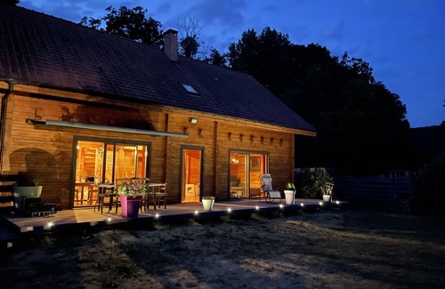 Quend Ski Chalet | Family Retreat by the Ocean with Pool and Spectacular Views