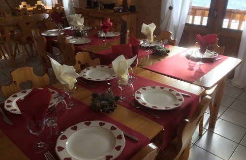 Feissons-sur-Salins Cottage | Chalet de la Yodine - Ideal Gîte for 27 in Savoie