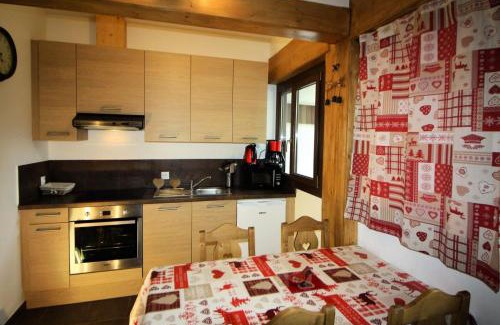 Les Almes Apartment | Family-Friendly Retreat at Chalet De La Tour