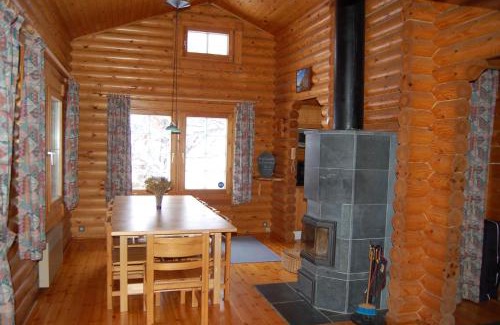 Estavar Ski Chalet | Child-Friendly Chalet de Llivia with Exceptional Reviews