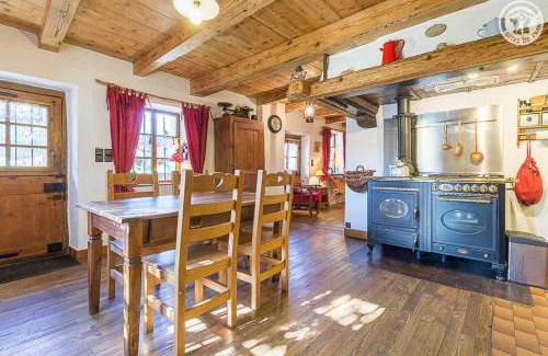 Queige Ski Chalet | Chalet de Marie: Family and Pet-Friendly Getaway