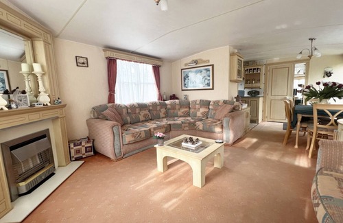 Callantsoog House | Chalet De Nollen: Cozy Stay with Family-Friendly Amenities