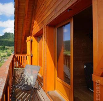 Chambon-sur-Lac Ski Chalet | Inviting Chalet de Solene: Pet-Friendly Getaway Awaits