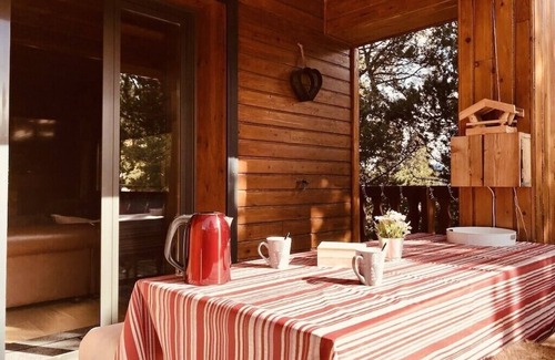 Les Angles Ski Chalet | Spacious Chalet Standing 180m2 with Pool and Lake View