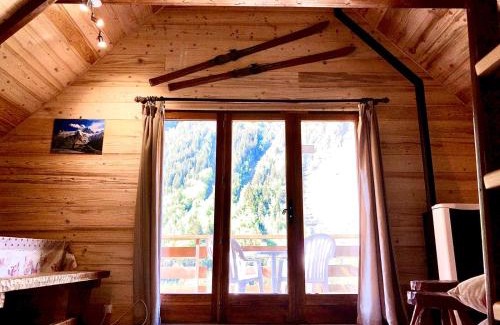 Venosc Ski Chalet | Chalet de Venosc: Pet-Friendly Family Retreat, Rated 8.9/10