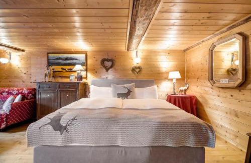 Ronco Bed & Breakfast | Charming Chalet dei FIORI: Oceanfront Retreat with Breakfast