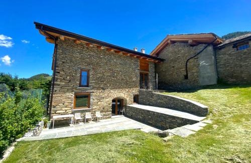 Oulx Apartment | Pet-Friendly Getaway at Chalet Del Sole - Rated 9.1/10