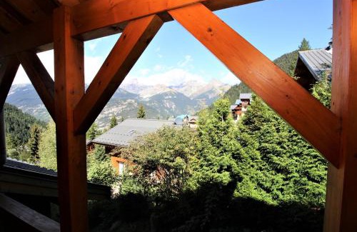Valfrejus Apartment | Relax at Chalet Deleglise 2: Pet-Friendly & Hot Tub Haven