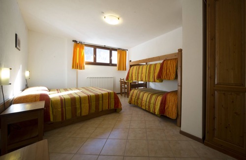 Rochemolles Hotel | Inviting Chalet della Guida: Pool, Spa & Family-Friendly Stay