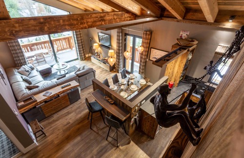 Chamonix-Mont-Blanc Apartment | Chalet des Amis Apartment: Ideal for Families, 10/10 Rating
