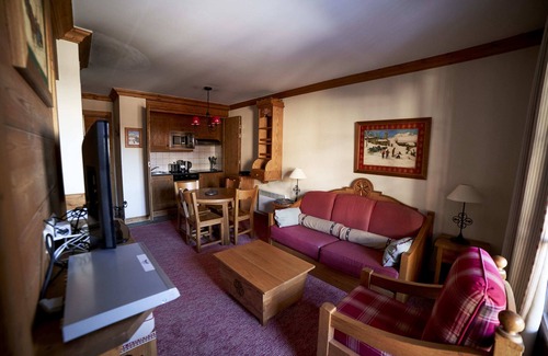 Arc-1950 Apartment | Top-Rated Chalet des Lys - Family-Friendly with Pool Access