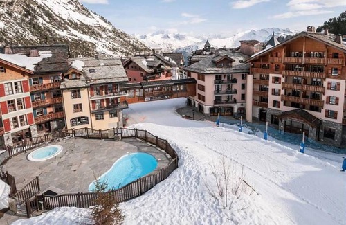 Arc-1950 Apartment | Top-Rated Chalet des Lys - Family-Friendly with Pool Access