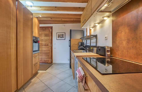 Huez-en-Oisans Ski Chalet | Mountain View Chalet 'Des Grangettes' with Private Terrace