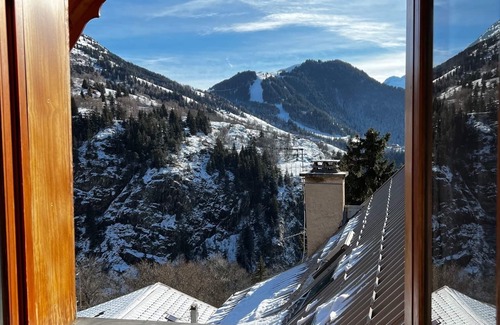 Huez-en-Oisans Ski Chalet | Mountain View Chalet 'Des Grangettes' with Private Terrace