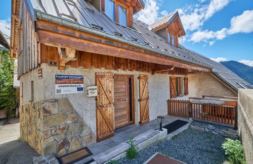 Huez-en-Oisans Ski Chalet | Mountain View Chalet 'Des Grangettes' with Private Terrace