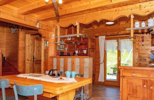 La Bresse Ski Chalet | Chalet des Papillons: Guest Rated 10/10 with Family Amenities