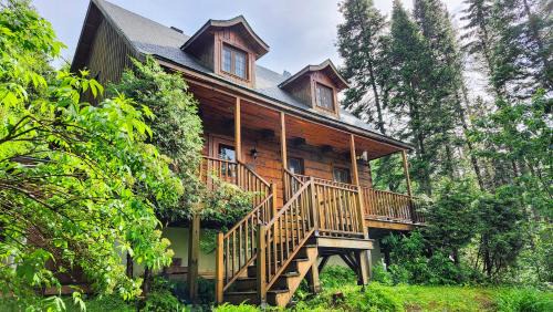 Saint-Faustin-Lac-Carre House | Relax at Chalet des Sources with Hot Tub & Panoramic Views
