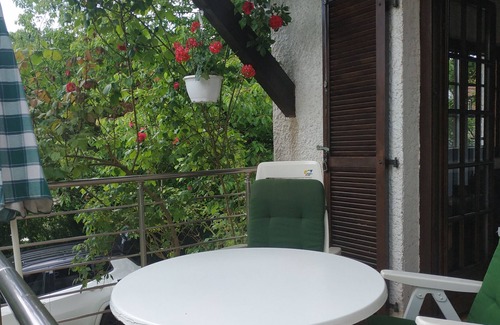 Puttelange-aux-Lacs Ski Chalet | Cozy Chalet "Diff" Near the Lake with Private Garden & Wi-Fi