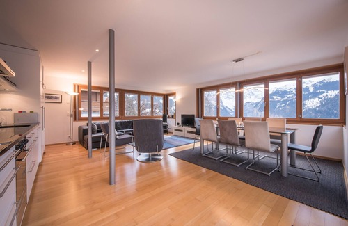 Wengen Apartment | Top-Rated Chalet Dillon with Family-Friendly Amenities