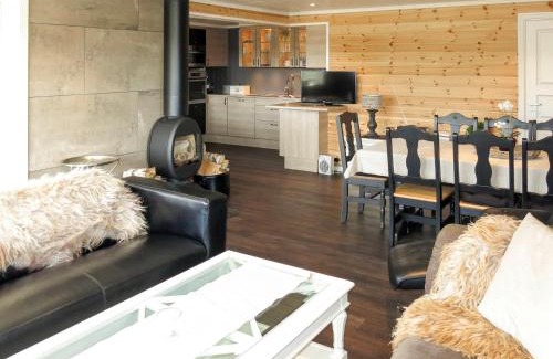 Aseral Ski Chalet | Oceanfront Chalet Doghouse - Pet Friendly & Family Approved