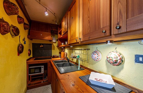 Courmayeur Ski Chalet | Chalet Doretta: Free Wifi, Parking & Family-Friendly Amenities