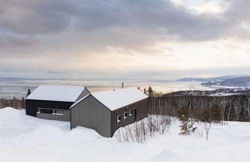 La Malbaie Ski Chalet | Experience the Serenity of Chalet du bois flotté Oceanfront