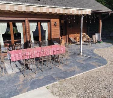 Wisches Ski Chalet | Cozy Chalet du Champs des Semeaux with Breakfast Included