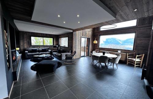 Font-Romeu-Odeillo-Via Ski Chalet | Relax at Chalet du Rocher: Family-Friendly with Pool