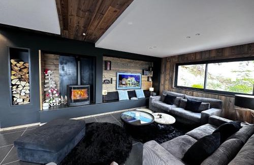 Font-Romeu-Odeillo-Via Ski Chalet | Relax at Chalet du Rocher: Family-Friendly with Pool