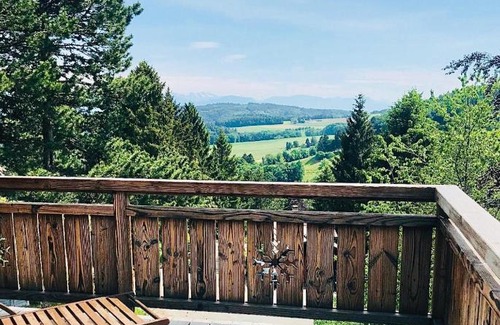 Saint-George Ski Chalet | Pet-Friendly Chalet du luxe le Megève with Ocean Views