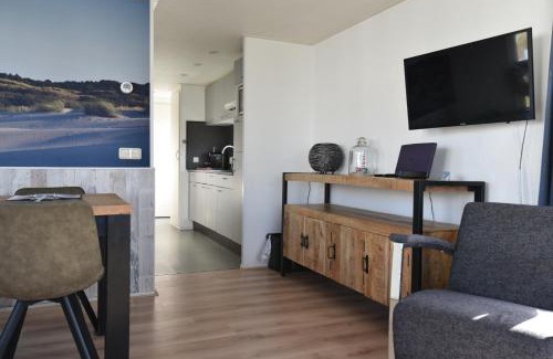 Municipality of Ameland Ski Chalet | Oceanfront Retreat at Chalet Duinzicht G68 Ameland