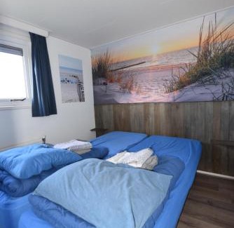 Municipality of Ameland Ski Chalet | Oceanfront Retreat at Chalet Duinzicht G68 Ameland