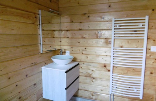 Saint-Come Ski Chalet | Eco-Friendly Chalet for Families: Your Budget Retreat