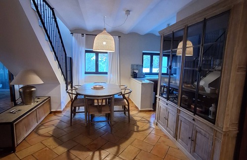 Las Nogueras House | Chalet 'El Pinar De La Lobera' with Mountain View, Shared Pool and Wi-Fi