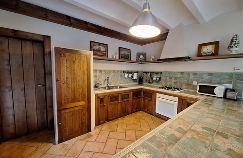 Las Nogueras House | Chalet 'El Pinar De La Lobera' with Mountain View, Shared Pool and Wi-Fi
