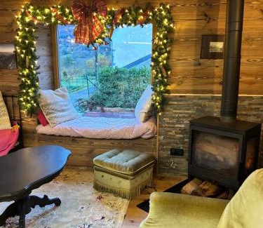 Lees-Athas House | Mountain Retreat with Oceanfront Dining and Family Fun