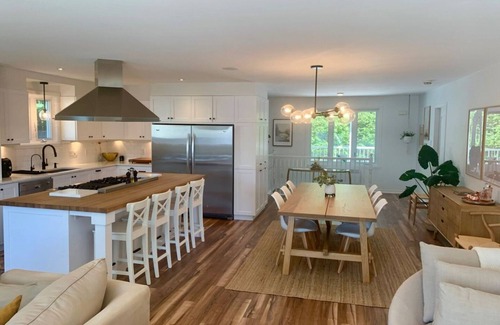 Stanstead Township Ski Chalet | Perfect Lakeside Retreat with Pool and Spa Amenities