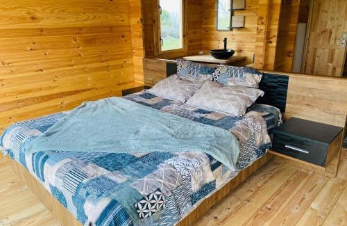 Bransat House | Cozy Chalet en Bois Privatifs in St Pourcain sur Sioule