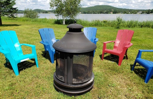 Disraeli Cabin | Idyllic Round Wooden Chalet by Lake Aylmer - 10/10 Rated