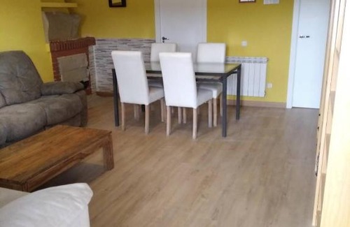 Carabana House | Charming Chalet in Carabaña: Family & Pet Friendly Escape
