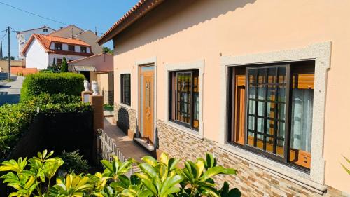 Aguino Apartment | Family-Friendly 4-Star Apartments in Ribeira, Spain