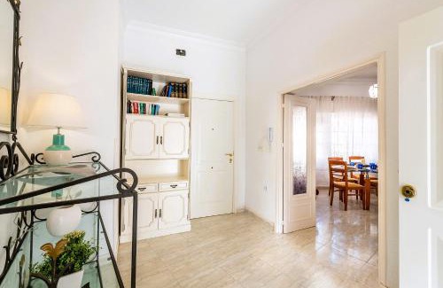 Mar de Cristal House | Elegant Chalet en el Mar Menor with Private Pool & 9/10 Rating
