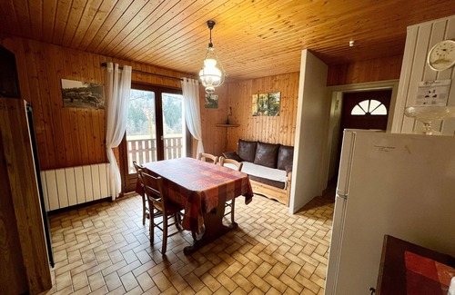 Rochesson Cottage | Comfortable Gite Rochesson with Spa and Kitchen Amenities