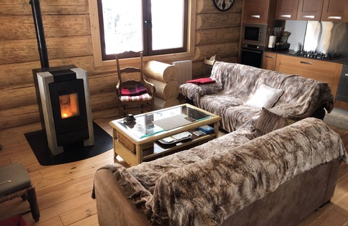 La Joue du Loup Ski Chalet | Family-Friendly Chalet en Fuste: Perfect for 8 Guests