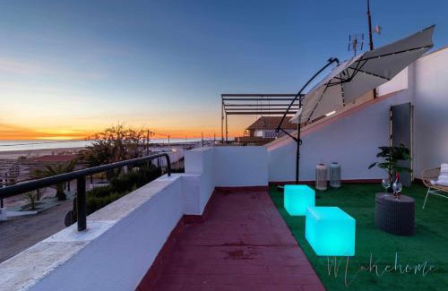 Punta Umbria House | Seaside Chalet: Pet-Friendly with Oceanfront Views