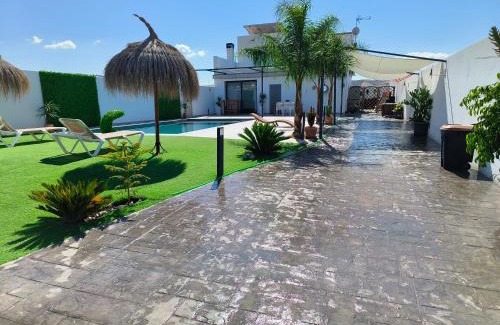 Montellano House | Cozy Chalet en Montellano: 4-Star Retreat with Pool