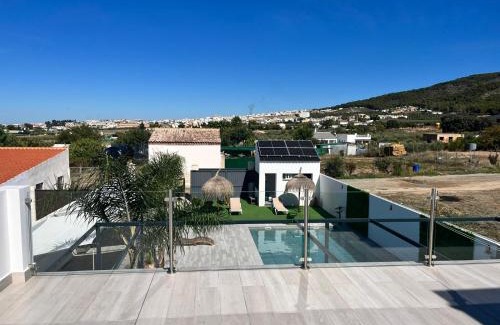 Montellano House | Cozy Chalet en Montellano: 4-Star Retreat with Pool